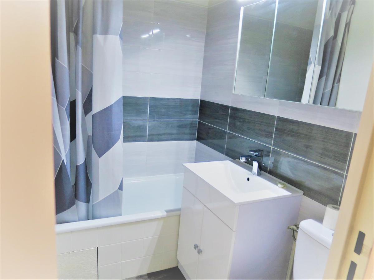 Appartement Port Frejus Avec Loggia Et Acces Plages A Pieds Buitenkant foto